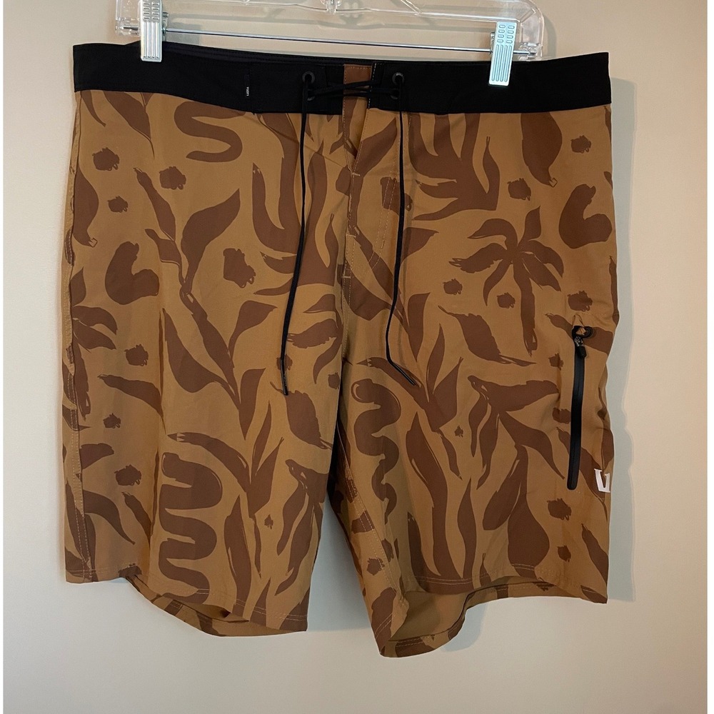 Vuori Infinity Boardshorts 8" Size 34 Brown Tropical Jungle Autumn Contigo